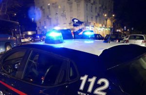 Roma, egiziano semina il panico in via Taranto zigzagando con l’auto