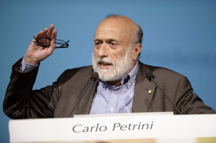 Carlo Petrini lascia la presidenza di Slow Food a Edward Mukiibi