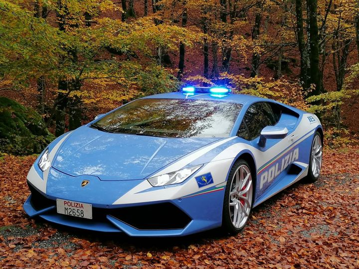 Campoli Appennino (FR) – Polizia in mostra con Lamborghini per educazione stradale ai giovani