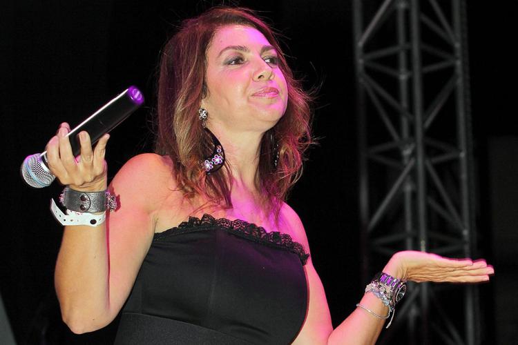 Ladispoli, molesta due donne e si denuda al concerto di Cristina D’Avena: arrestato dalla Polizia