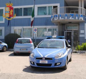 Terracina, abusava di minorenni in parrocchia: arrestato educatore 36enne