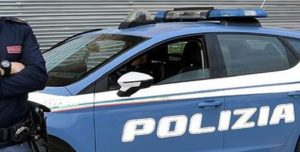 Frosinone – La Polizia di Stato notifica il provvedimento di chiusura di un esercizio commerciale