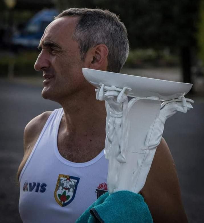 Viterbo – La fiaccola della solidarietà in cima alla macchina di Santa Rosa