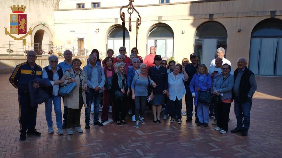 Nettuno – Prosegue la campagna di sensibilizzazione della polizia contro le truffe agli anziani. Ieri a Forte Sangallo