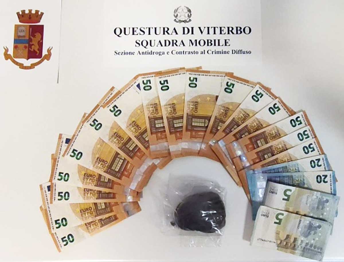 Più di mezzo etto di cocaina sotto il sedile dell’auto, in manette viterbese