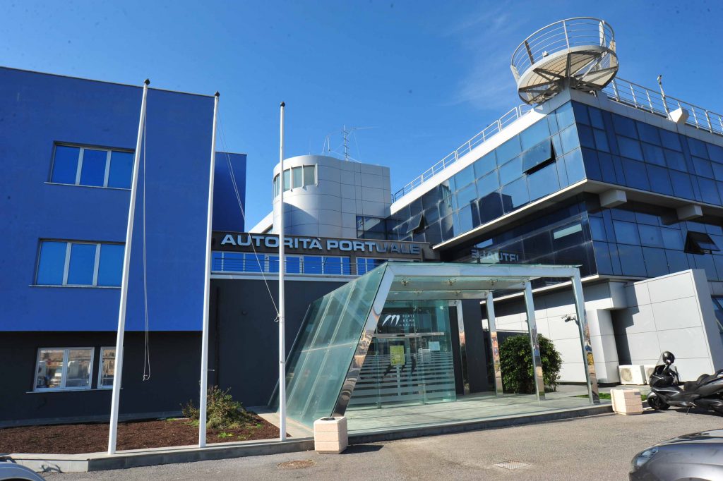 Civitavecchia, il Tribunale reintegra in Adsp il responsabile marketing: tensione Musolino-Risso