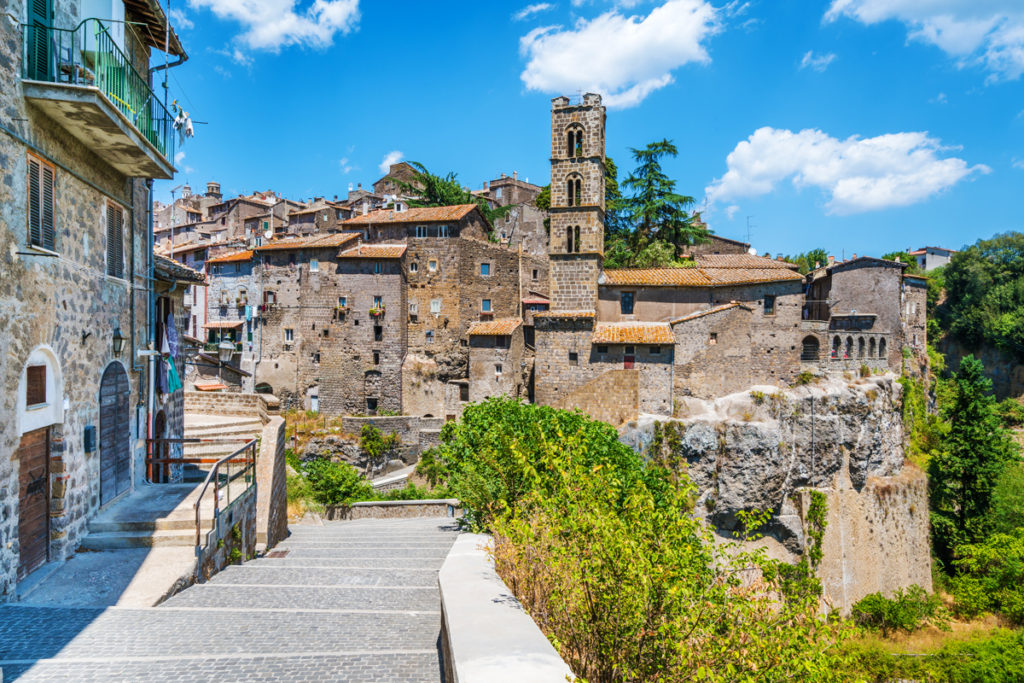 Ronciglione – Enzo Salvi e la Rino Gaetano Band aprono la Sagra del Tortorello e del Tozzetto
