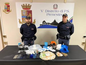 Roma – Prenestino, arrestate 5 persone per droga