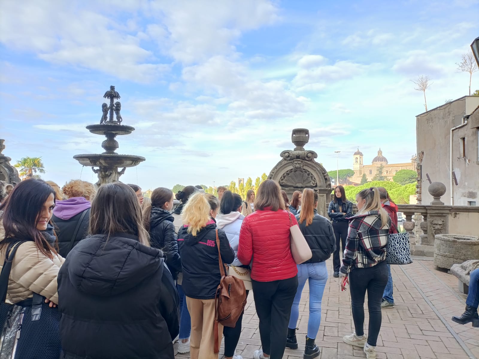 Gli studenti dell’Orioli “a spasso” lungo la Via Farnesiana