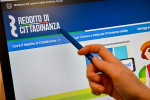 Sezze (LT) – Denunciate dai carabinieri 4 persone per indebita percezione del reddito di cittadinanza
