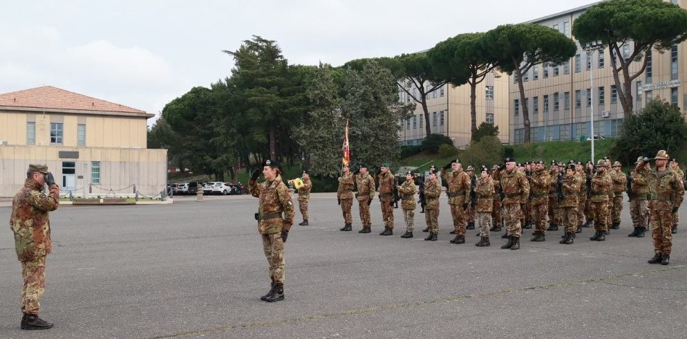 Viterbo, una donna al comando della scuola allievi sottoufficiali