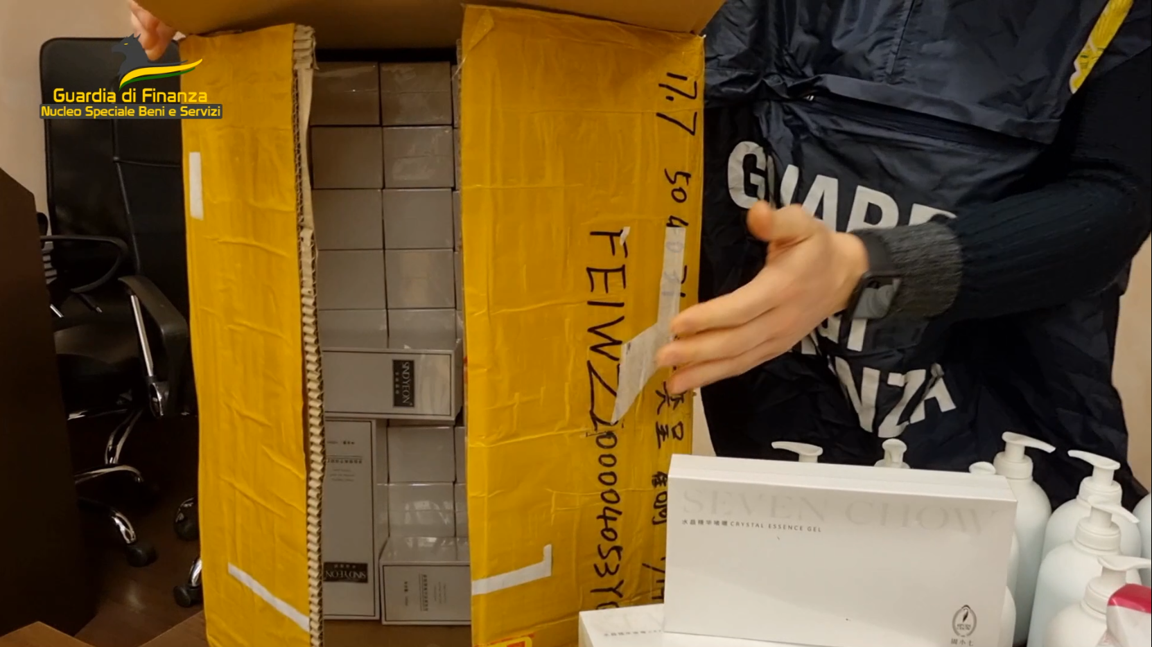 Roma, a Carnevale sequestrati 12 milioni di articoli non conformi