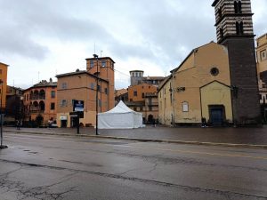 Viterbo – La tristezza natalizia di Piazza del Sacrario