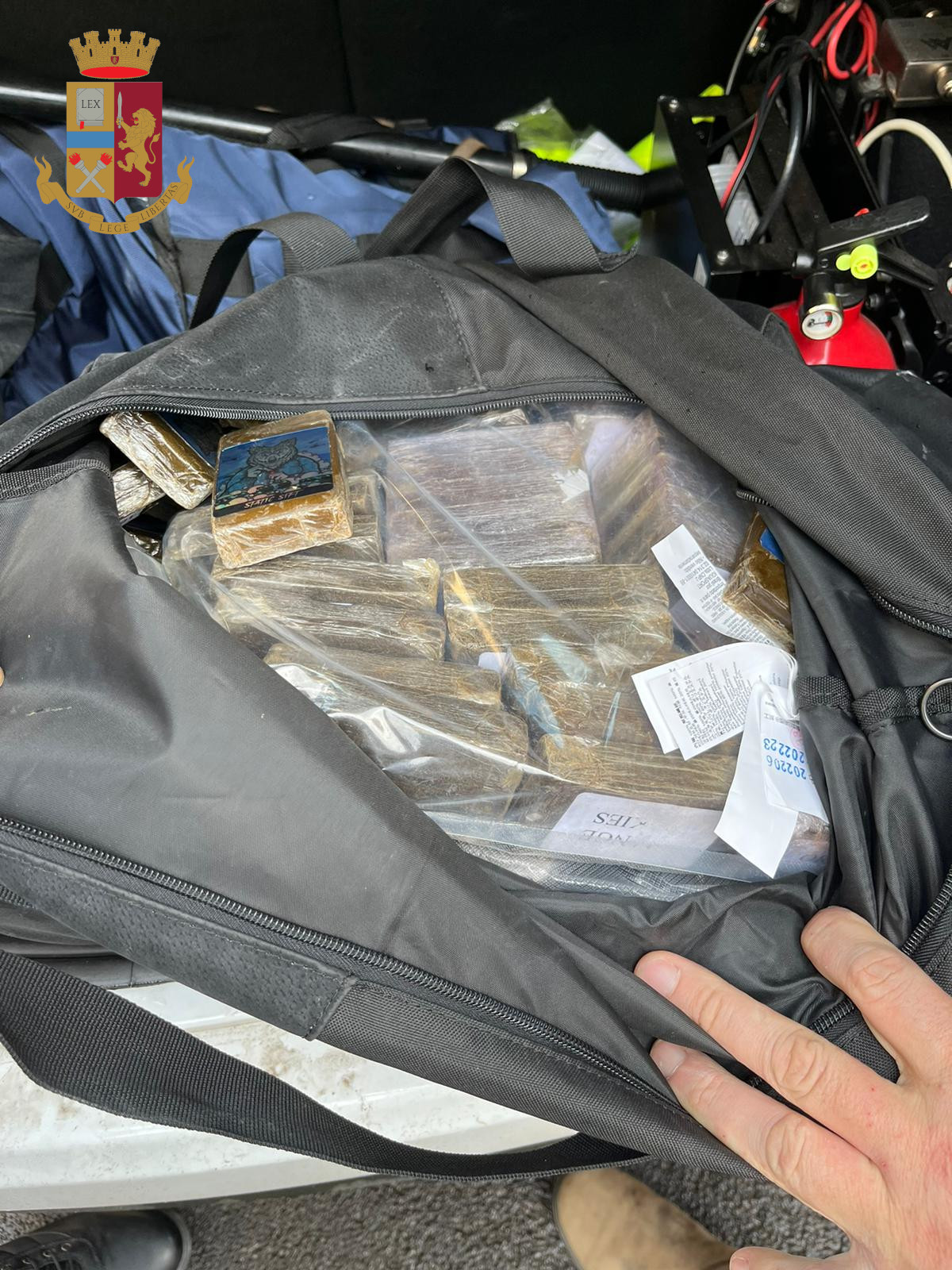 Nettuno – Arrestato 27enne, trovato con 260 panetti di hashish