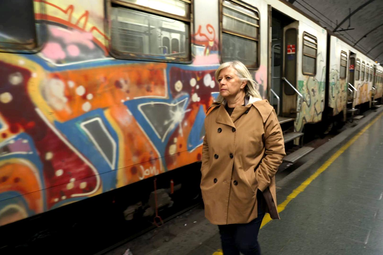 Donatella Bianchi (M5S) aderisce al “Soffriconnoi”. Le critiche dei pendolari: “Sarebbe dovuta salire alle 7 del mattino”