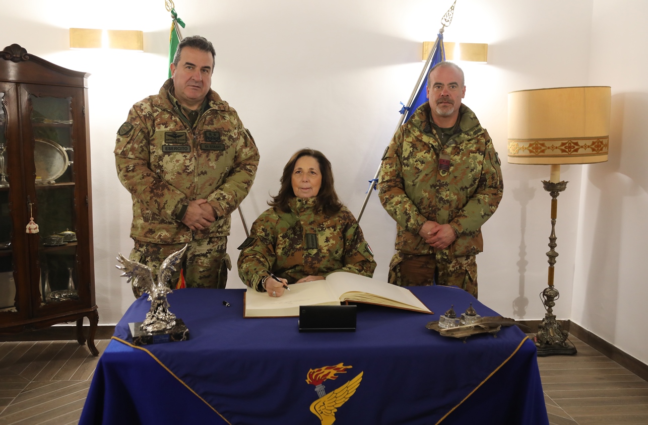 Viterbo – Sottosegretario Rauti (FdI) visita il centro addestrativo aviazione dell’esercito