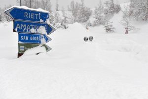 Amatrice sepolta dalla neve: oltre un metro in meno di tre ore. Il sindaco Cortellesi: “Situazione disastrosa”