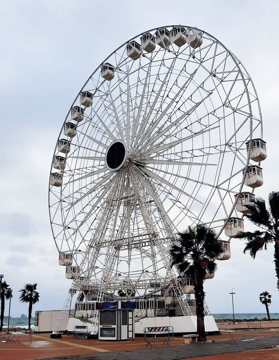 Civitavecchia, vento troppo forte: si ferma la ruota