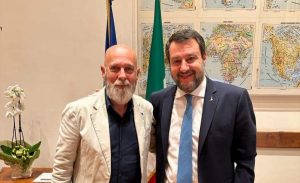 Civitavecchia – Matteo Salvini cannoneggia Forza Italia: “Se insistono andiamo da soli con Tedesco” (VIDEO)
