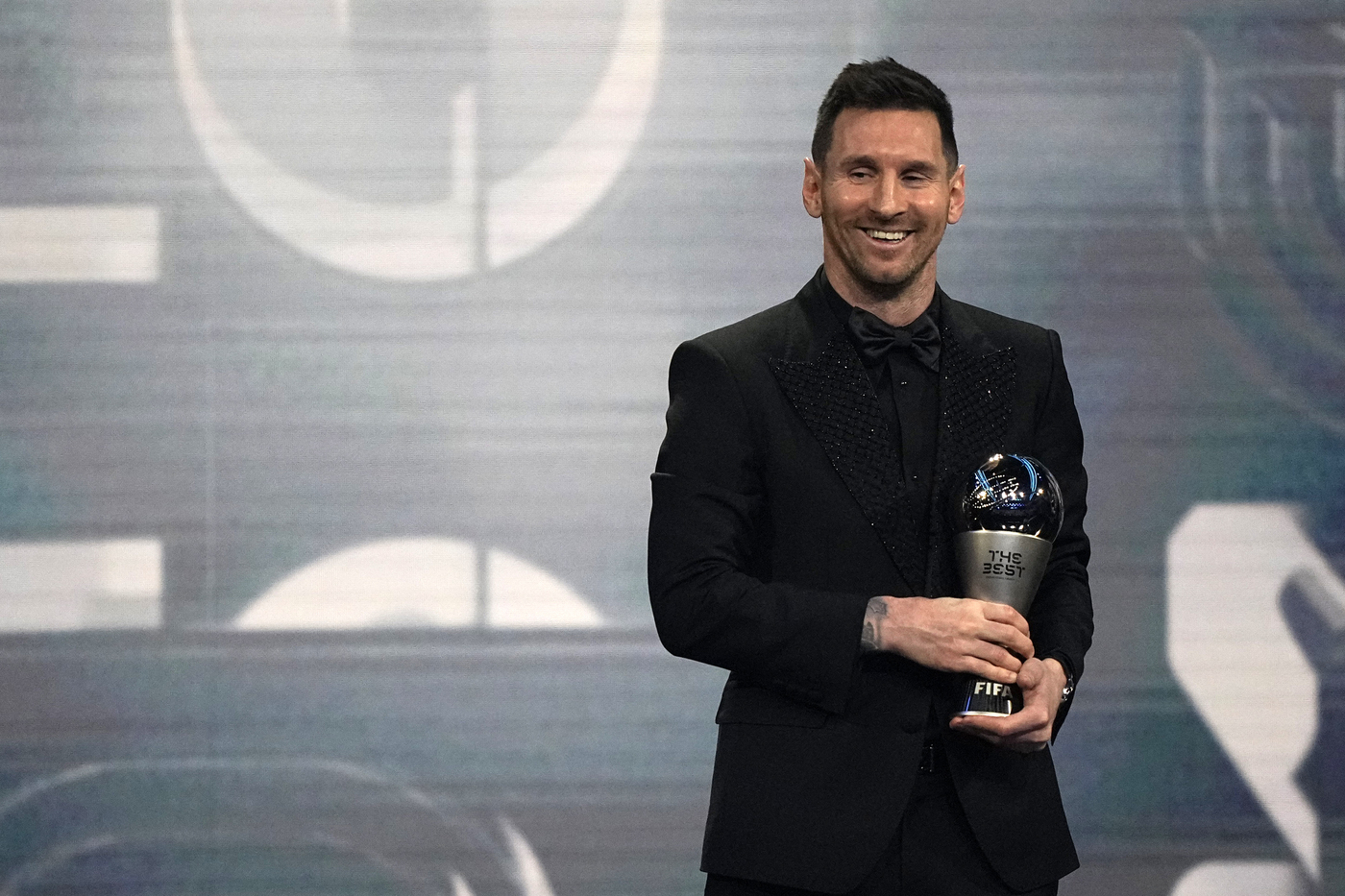 FIFA, The Best. Trionfo Messi, trionfo argentino a Parigi. Premiati pure Scaloni e Martinez