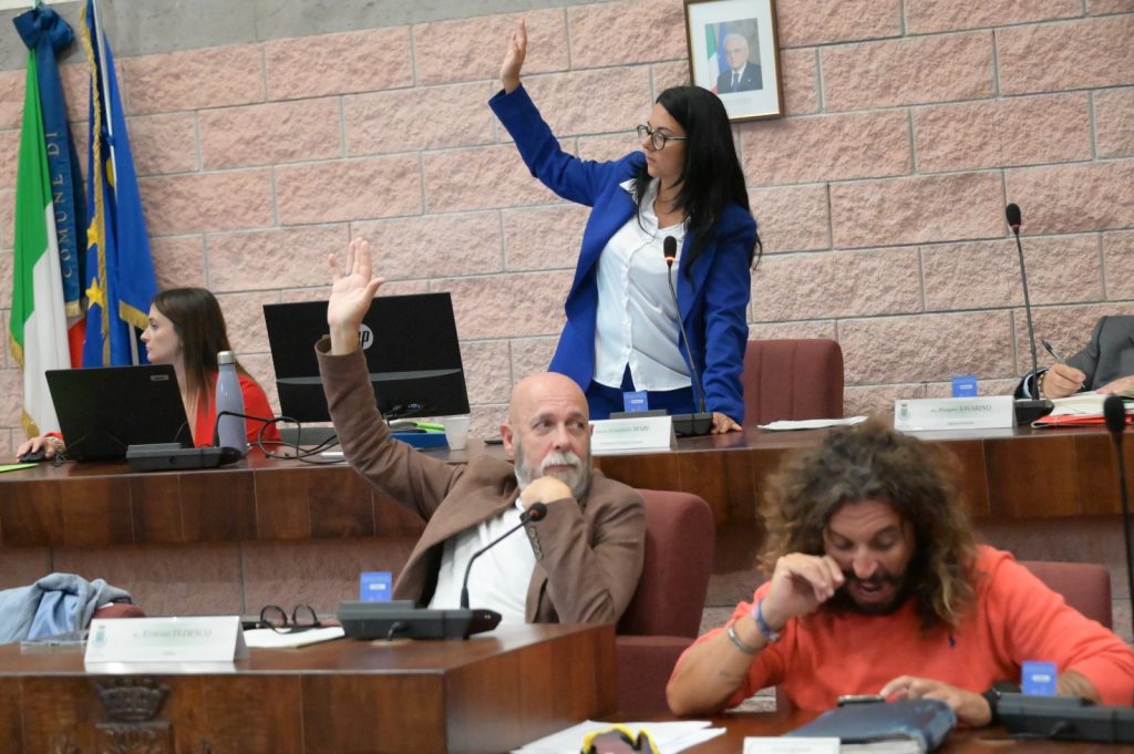 Civitavecchia – Crisi maggioranza, il gruppo Fratelli d’Italia: “Il sindaco ha scelto la rotto sbagliata, la cambi prima che sia tardi”