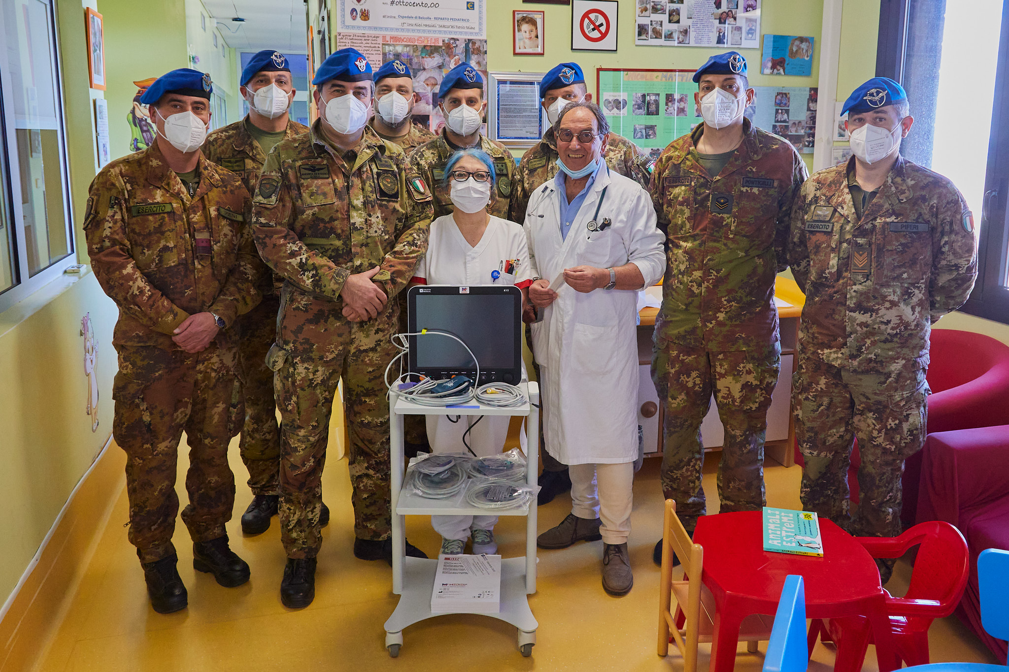 Viterbo – I baschi azzurri dell’Aves donano monitor al reparto pediatria di Belcolle