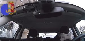 Viterbo – Ruba sulle auto in sosta: individuato e arrestato dalla Polizia di Stato