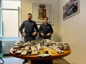 Colonna – Trovato con droga e 20 mila euro in contanti nella sua abitazione, arrestato 32enne