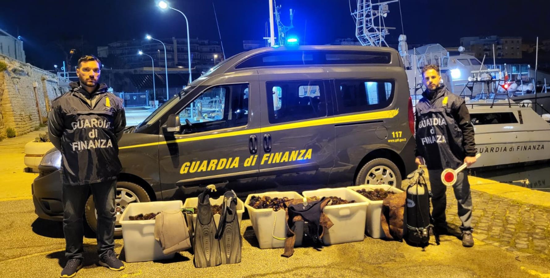 Civitavecchia – Pescatori di frodo “beccati” con 13 mila ricci di mare