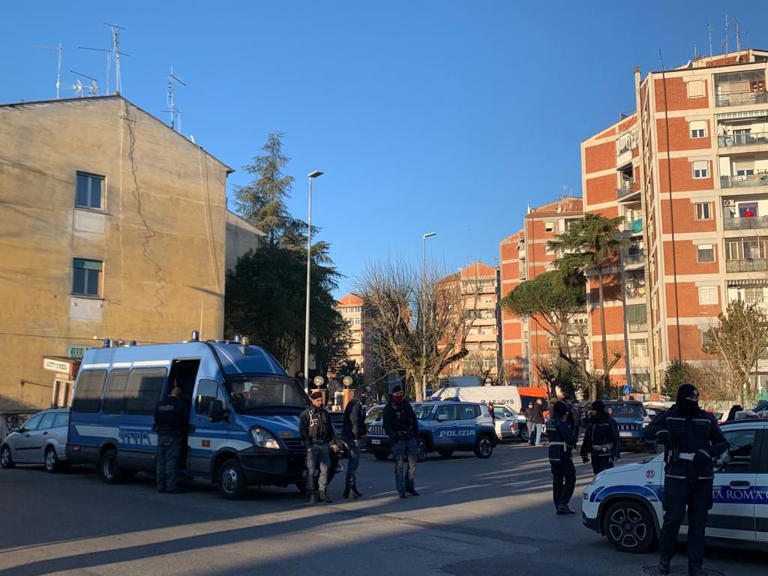 Roma, liberati 4 immobili Ater occupati abusivamente da 7 persone a San Basilio