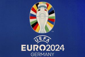 Verso Euro 2024: Vlahovic trascina la Serbia, Maignan salva la Francia