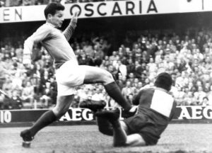 Lutto nel mondo del Calcio: scomparso Fontaine, leggenda francese