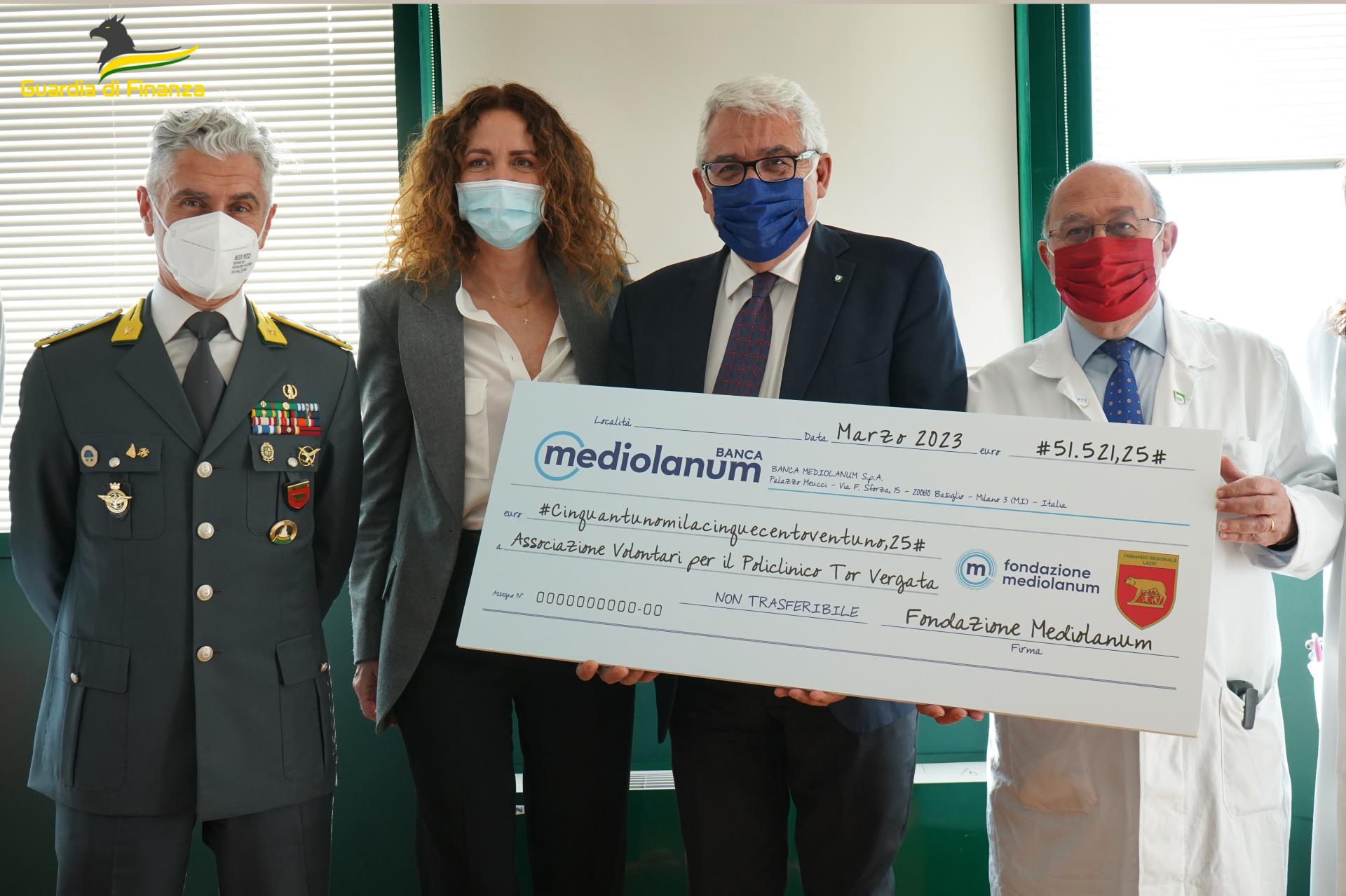 Roma, il grande cuore delle Fiamme Gialle: i Finanzieri regalano nuove apparecchiature al Policlinico Tor Vergata