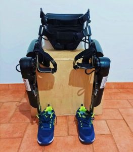 Dopo un anno di percorso riabilitativo al Campus Biomedico, ecco l’esoscheletro di Daniele Mancini