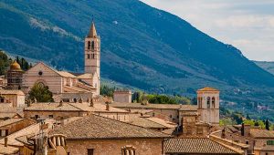 Assisi – “La sinistra litiga per le poltrone mentre la città vive un immobilismo senza precedenti”