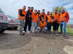 Vento e freddo non fermano il Cinghiale Bianco, raccolti sulla Cimina 40 sacchi di rifiuti
