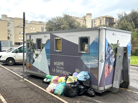 “Immondizia ovunque” a Montalto sotto accusa il malfunzionamento del servizio