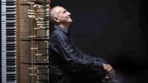 Danilo Rea, con Piano solo apre il Civitavecchia Spring Music Festival