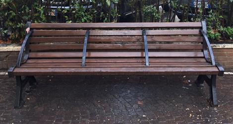 Stop a comportamenti indecorosi, fino a 500 euro di multa previsti nell’ordinanza antibivacco