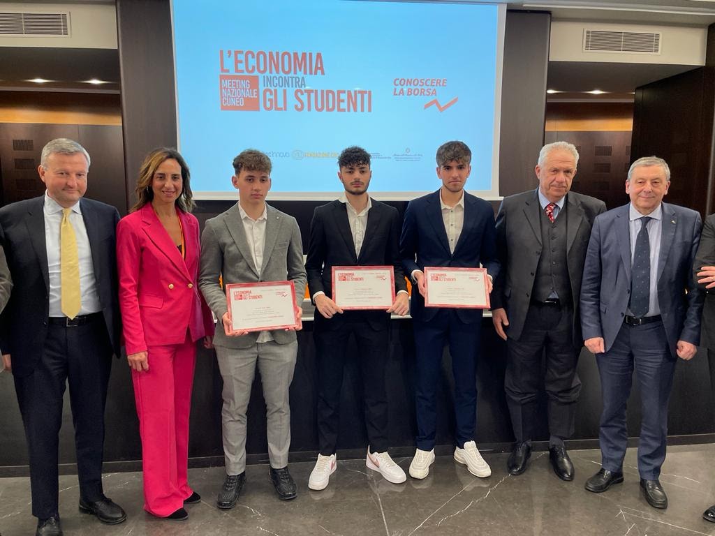 La Fondazione Carivit e l’istituto “Paolo Savi” di Viterbo a Cuneo per la premiazione del concorso Conoscere la Borsa