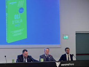 Guida “Oli d’Italia” 2023, il viterbese “Colli Etruschi” miglior dop italiano