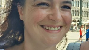 Parigi dice no ai monopattini: troppi incidenti. Nel 2021 la morte dell’italiana Miriam Segato
