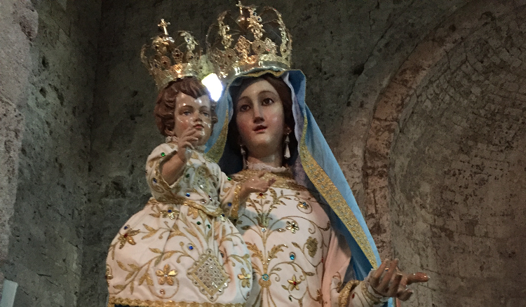 Aquino – Danneggiata statua Madonna