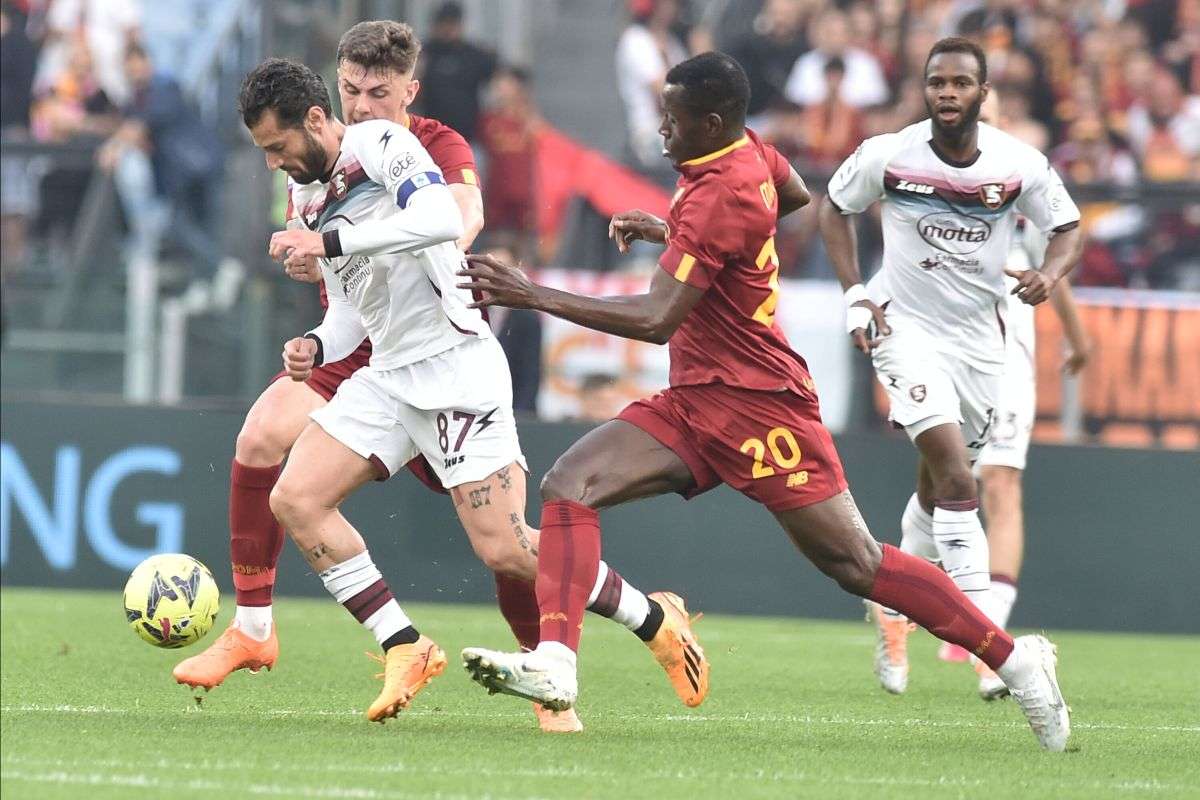 Roma, testa solo a Budapest: all’Olimpico 2-2 Salernitana