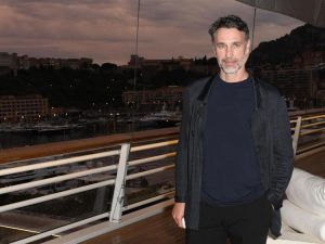 C’è Raoul Bova al porticciolo: Santa Marinella diventa il set della serie Mediaset “I fantastici cinque”