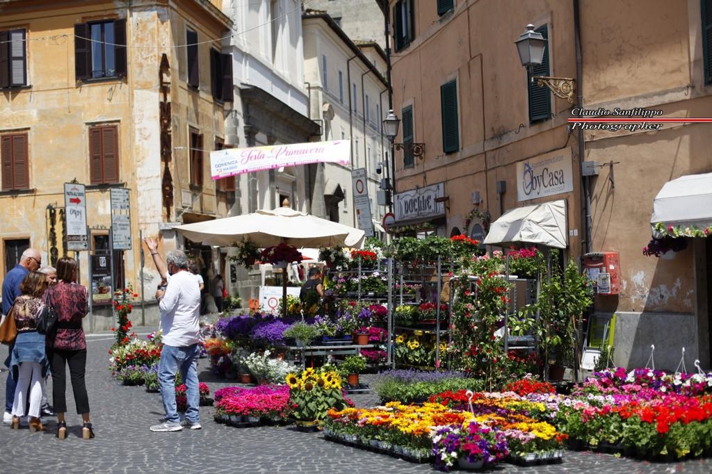 Bracciano in fiore, domenica torna la Festa della Primavera