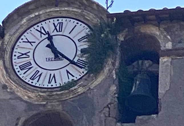 Viterbo – Sporcizia e incuria alla chiesa di San Sisto, stufo anche il parroco