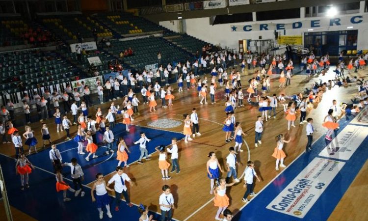 A Viterbo torna lo spettacolo dell’Unicef, seicento ragazzi in “Children for Children”