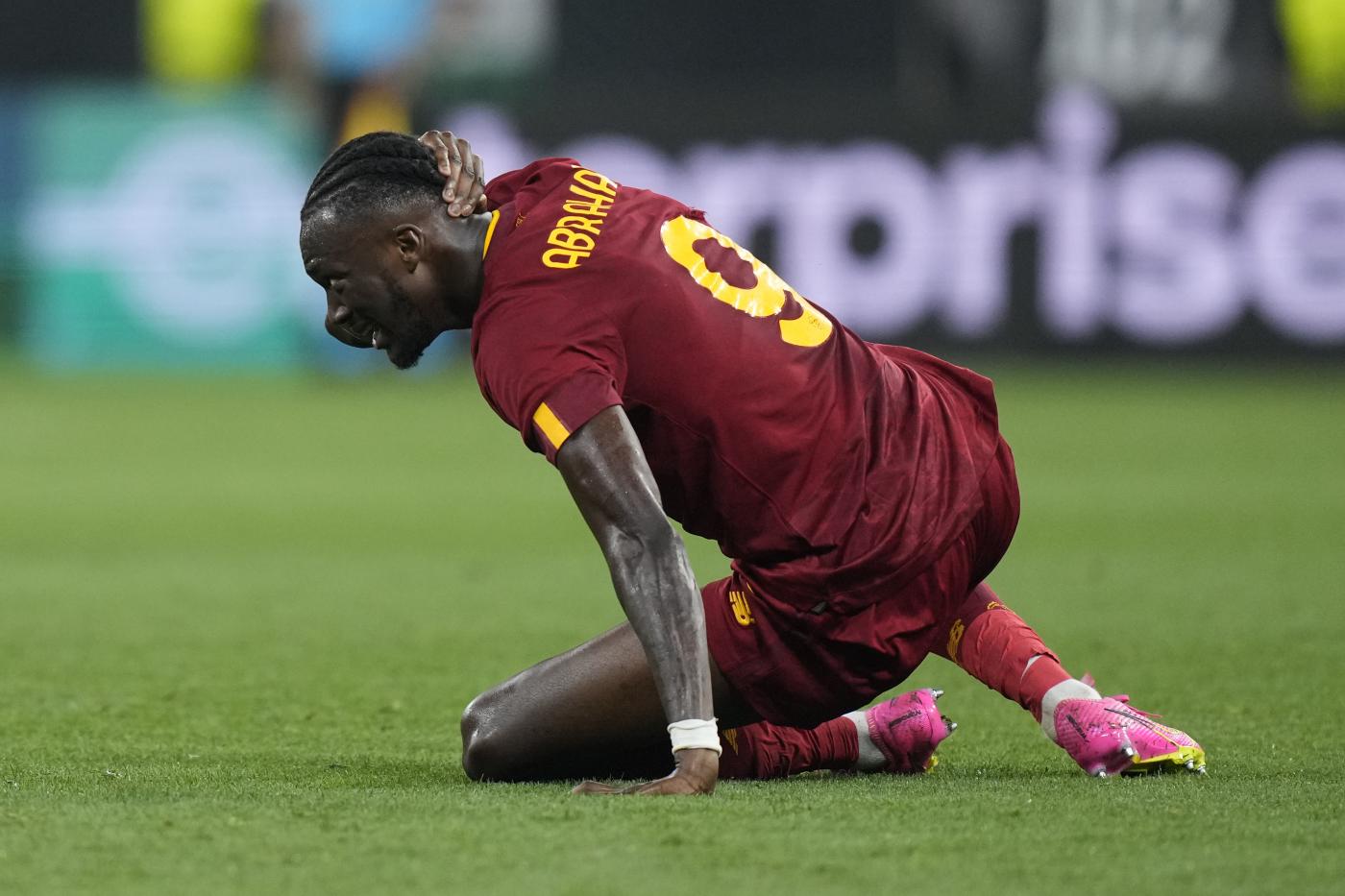 AS Roma, dramma Abraham: legamento crociato, torna nel 2024