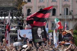 Funerali Berlusconi: tanto Milan e calcio italiano per l’ultimo saluto in Duomo